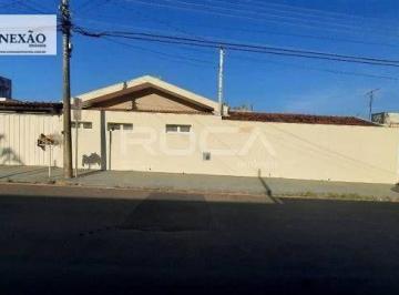 a777b938e3af9fe39d58469d45f661768e12c87c · Casa espaçosa  e bem localizada.