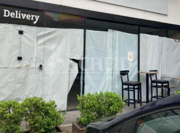 Comercial · 120m² · 3 Vagas · ALUGA LOJA EM POSTO DE COMBUSTIVEL ,OTIMA LOCALIZAÇÃO