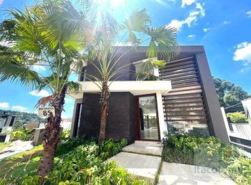 14cd4f06b2a8de1900f3f207d9f11625da3c7221 · Casa nova super espaçosa