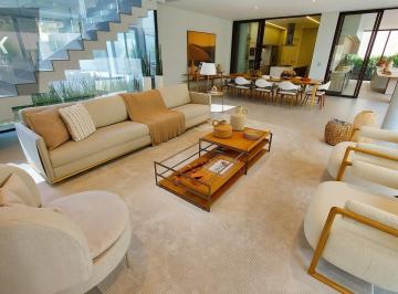 Casa · 540m² · 4 Quartos · 4 Vagas · Casa de Condomínio em Residencial Villa Solaia
