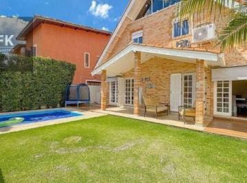 Casa · 274m² · 3 Quartos · 4 Vagas · Casa de Condomínio em Alphaville