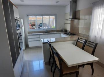 Casa · 300m² · 4 Vagas · Casa em Vila Oliveira - Mogi das Cruzes