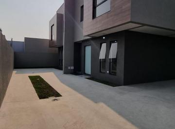 Casa · 145m² · 3 Quartos · 2 Vagas · SOBRADO À VENDA. 3 QUARTOS, SENDO 1 SUÍTE E 2 VAGA