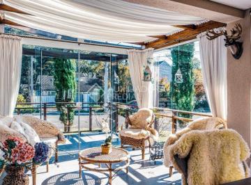 370257_i91z4Ed1541Z_3702576256c235541ec.jpg · CASA  4 QUARTOS EM GRAMADO, FRENTE AO LAGO