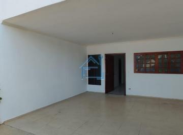 Casa · 152m² · 3 Quartos · 4 Vagas · Casa térrea com três suítes no Condomínio Golden Park Sigma