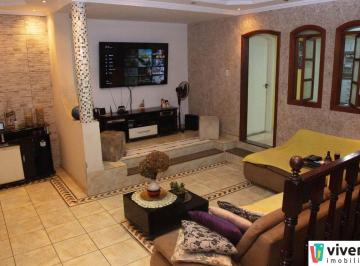 Sala de estar · CASA COM DUAS SUÍTES E EDÍCULA NO  BAIRRO CIDADE NOVA EM JUNDIAÍ