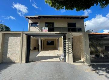 Casa · 3 Quartos · 2 Vagas · VENDA | Sobrado, com 3 dormitórios em Jardim Ipê, Paranavaí