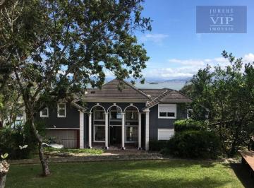 ebb1506f77154c1bad9c749ca80db5cdfc68597c · Casa Estilo Neo Clássico Frente Mar em Cacupé