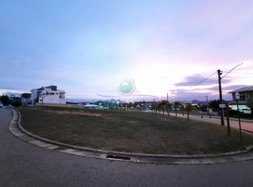 Casa · 361m² · Terreno em Condomínio em Alphaville - Rio das Ostras, RJ