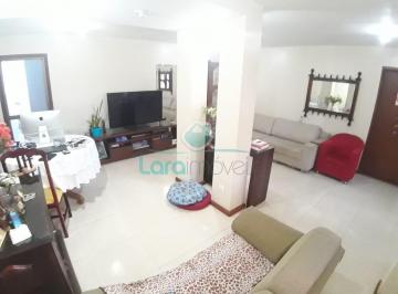 Casa · 244m² · 3 Quartos · 2 Vagas · Casa Térrea em Centro - Macaé, RJ