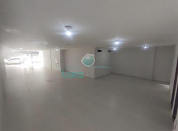 Comercial · 130m² · Loja/Salão em Centro - Macaé, RJ