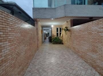 Casa · 116m² · 3 Quartos · 2 Vagas · Vendo excelente casa sobreposta baixa com 03 dormitórios (01 suíte) na Vila Vale