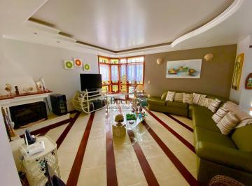 Casa · 349m² · 4 Quartos · 2 Vagas · Maravilhosa casa para locação temporada ou venda
