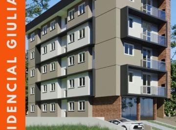 Apartamento · 44m² · 1 Quarto · Excelente apartamento 1 dormitório, frente, sacada, churrasqueira, próximo a UFS
