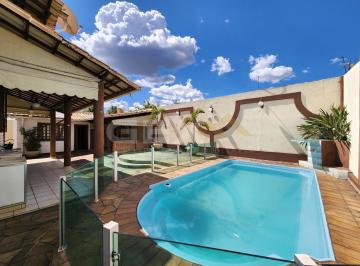 Casa · 220m² · 4 Quartos · 4 Vagas · Casa clássica à venda em Ermida, com espaço gourmet completo, 04 quartos, 01 suí