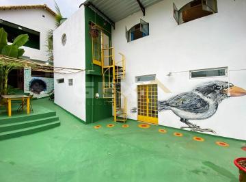 Casa · 200m² · 3 Quartos · 2 Vagas · Terreno com 2 casas à venda no bairro Bom Pastor, compostas por 3 quartos e quin