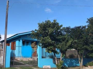 Casa · 124m² · 3 Quartos · 3 Vagas · TERRENO COM 2 CASAS EM CAMOBI.