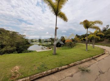 Terreno · 800m² · Vende-se lote em condomínio fechado Vésper medindo 800m² (25m x 32m).