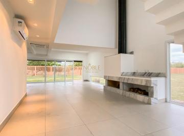 Casa · 294m² · 5 Quartos · 2 Vagas · Casa com 5 dormitorios no ilhas park em Torres