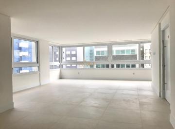 Apartamento · 130m² · 3 Quartos · 2 Vagas · Lindo apartamento amplo com 3 dormitórios e vista para o mar de Torres.