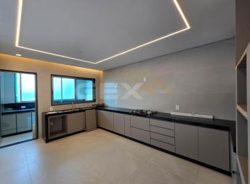 Apartamento · 143m² · 3 Quartos · 3 Vagas · Apartamento à venda no Centro, com 3 quartos sendo 1 suíte com closet.