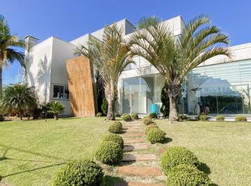 Casa · 450m² · 4 Quartos · 4 Vagas · Ampla casa de esquina no condomínio Reserva das Águas