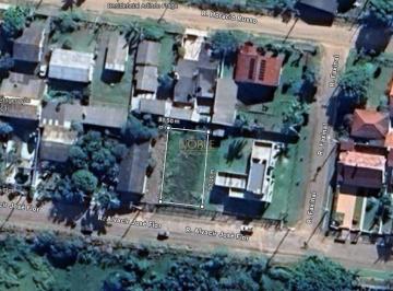 Terreno · Terreno de esquina com 450m²