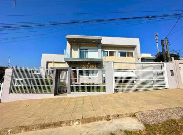Casa · 350m² · 4 Quartos · 2 Vagas · Sobrado no Centenário em Torres