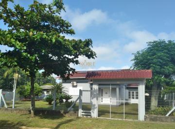 Casa · 215m² · 3 Quartos · 3 Vagas · Excelente casa de 3 dormitórios com 3 vagas de garagem
