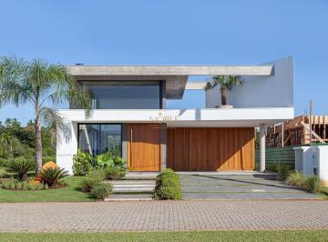 Casa · 204m² · 3 Quartos · 2 Vagas · Casa de condominio com concreto aparente