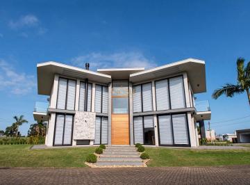 Casa · 591m² · 5 Quartos · 2 Vagas · Excelente casa no condomínio Ocean Side em Torres!