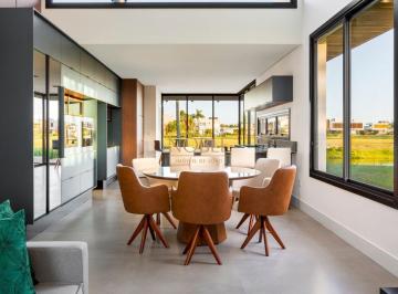 Casa · 218m² · 3 Quartos · 2 Vagas · Casa térrea de 03 suítes no condomínio ilhas Park
