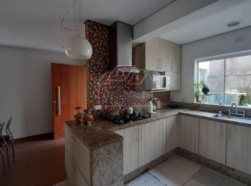 Casa · 292m² · 4 Quartos · 3 Vagas · Sobrado no bairro Santo Antônio - São Caetano do Sul, SP