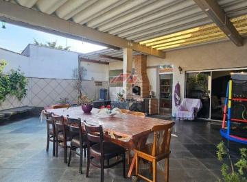 Casa · 248m² · 5 Quartos · 4 Vagas · Sobrado no bairro Jardim São Caetano - São Caetano do Sul, SP