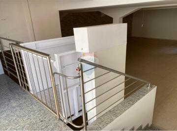 Comercial · 140m² · Salão comercial com acessibilidade