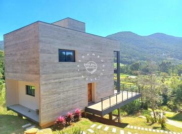 Casa · 176m² · 3 Quartos · 1 Vaga · Magnífico imóvel a venda na Praia do Siriú em Garopaba.