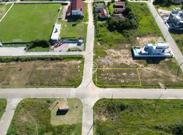 Terreno · 610m² · Terreno à venda no Loteamento Mares de Garopaba na Praia da Gamboa!