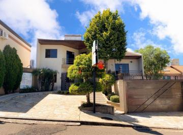 Casa · 308m² · 4 Quartos · 3 Vagas · VENDA | Sobrado, com 4 dormitórios em Centro, Guarapuava