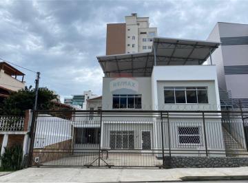 Comercial · 370m² · 4 Vagas · Casa comercial com aprox. 200m², Três pavimentos perfazendo um total de 500m² área construída.