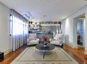 Apartamento · 240m² · 6 Quartos · 4 Vagas · Apartamento reformado em Moema para venda com 3 suítes e 4 vagas, lazer completo