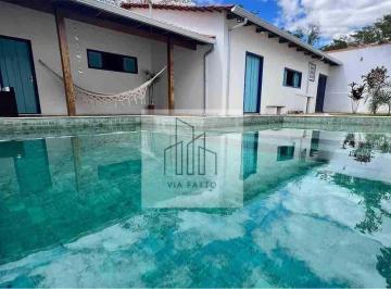 Casa de 4 quartos, Pirenópolis · Casarão Pireneus com 2 Suítes - Pirenópolis