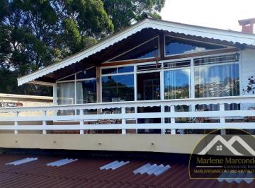 Casa · 262m² · 3 Quartos · Casa à venda em Vila Cristina, Campos do Jordão: 262,2m², 3 quartos e 1 suíte...