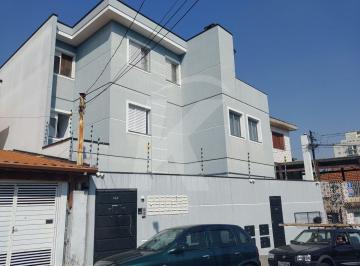 Casa · 30m² · 1 Quarto · Apartamento com 1 quarto, sala, cozinha, banheiro e área de serviço.