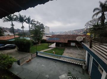 Casa · 210m² · 6 Quartos · 3 Vagas · Casa em Embu das Artes, com 3 casas e 210m² por R$1.050.000 - Embu das Artes.
