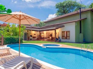 681b1da1113ab49de1dce09d2b22daa07758bee3 · Casa e bosque