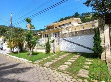 ea6ead31c19bd25c799a647191aec95afe25dc6e · Casa com 3 dormitórios à venda, 212 m² por R$ 1.800.000,00 - Ressacada - Itajaí/SC