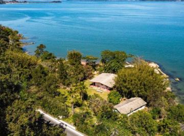 d1beb3f152858ef0c45c7e696fed945b48f9d493 · Casa com praia particular no Ribeirão da Ilha.