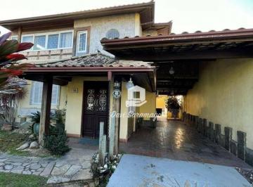 1ed25cd3fbc8f88b145329de7c4ebd7857343b5d · Casa com 3 dormitórios à venda, 182 m² por R$ 880.000,00 - Piratininga - Niterói/RJ