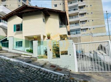6842a1c54a497d91fa65cc76021d7b6f765bb4ab · Casa em Camboriú com 03 dormitórios e Piscina!
