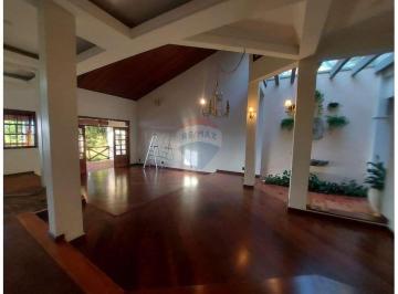 Casa · 327m² · 3 Quartos · 4 Vagas · RE/MAX Aluga Sobrado no Condomínio Alto das Palmeiras, em Campinas/SP - R$ 7800,00